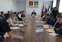 Юные бузулучане попробовали себя в роли руководителей структурных подразделений администрации города